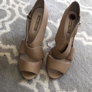 Nine West heals